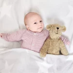 baby-shooting-zuhause-newborn-mit-teddy